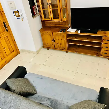 Daire 2-br - A Few Minutes Wlk To Seafront