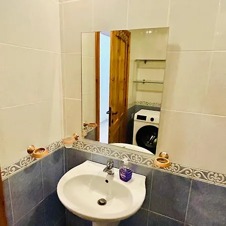 Daire 2-br - A Few Minutes Wlk To Seafront *