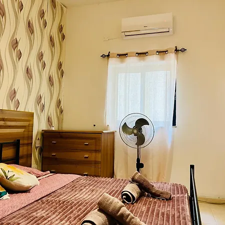 Apartment 2-br - A Few Minutes Wlk To Seafront *