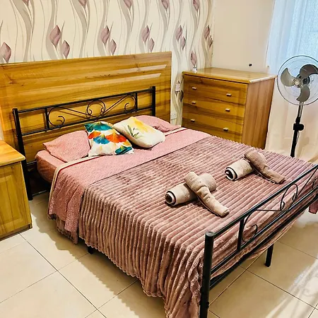 Apartment 2-br - A Few Minutes Wlk To Seafront Sliema