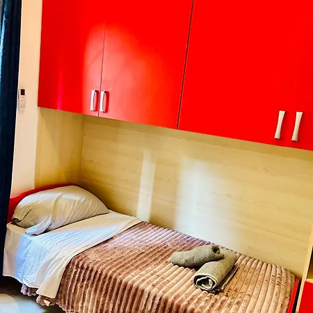 Apartment 2-br - A Few Minutes Wlk To Seafront *