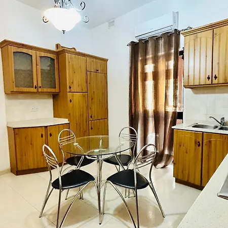 Apartment 2-br - A Few Minutes Wlk To Seafront *